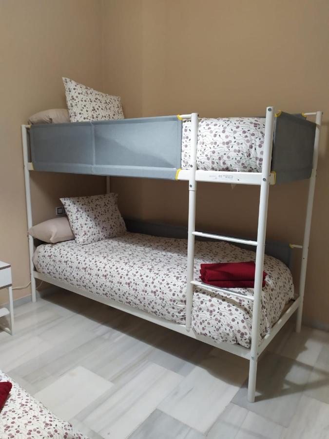 Apartamento Centrico Y Luminoso Con 2 Dormitorios. A/c + Wifi
